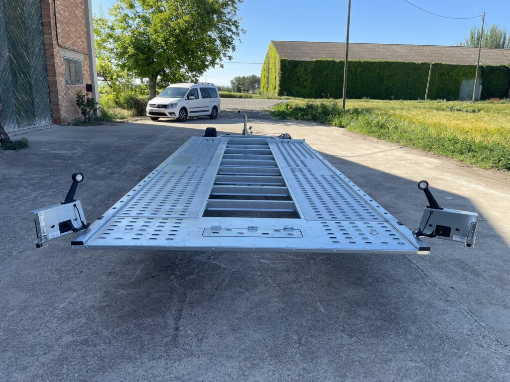Remolque Plataforma Portavehiculos 3 ejes 468 x 209 - Imagen 13