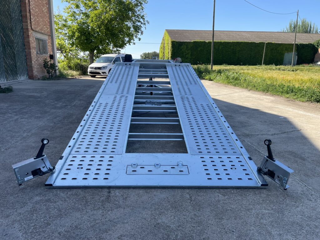 Remolque Plataforma Portavehiculos 3 ejes 468 x 209 - Imagen 17