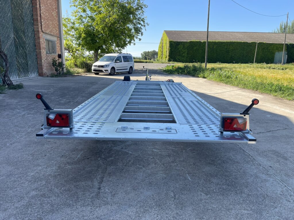 Remolque Plataforma Portavehiculos 3 ejes 468 x 209 - Imagen 5